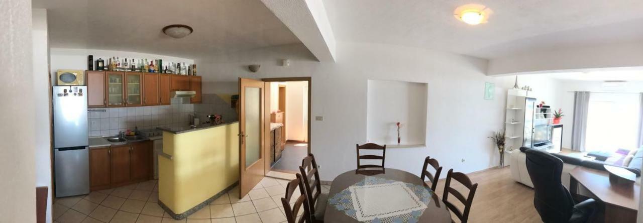Apartment Nela Baška Voda Extérieur photo