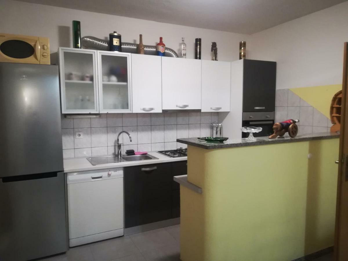 Apartment Nela Baška Voda Extérieur photo