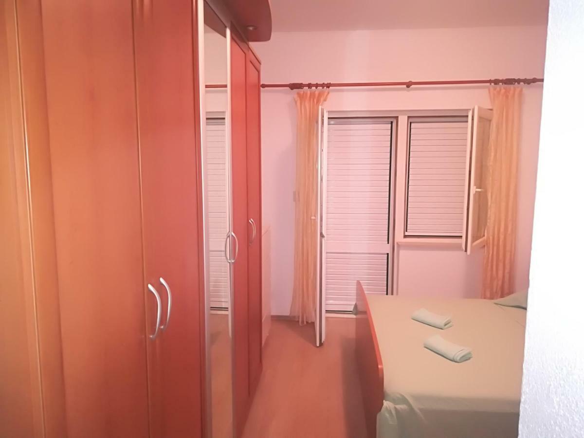 Apartment Nela Baška Voda Extérieur photo