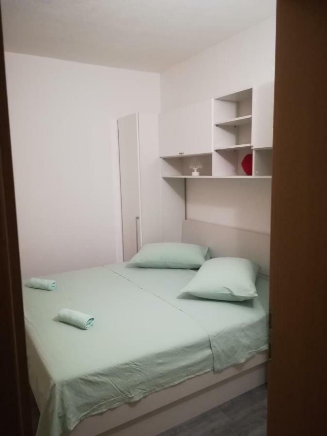Apartment Nela Baška Voda Extérieur photo